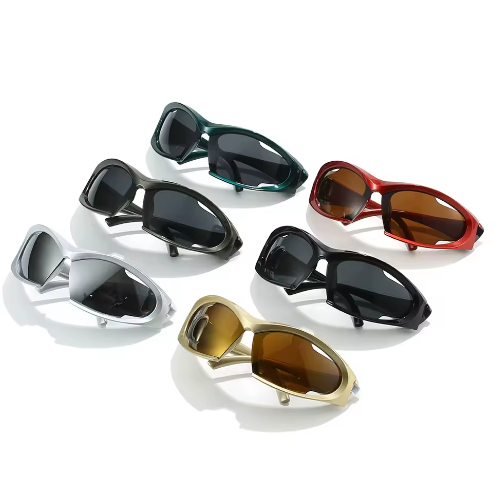 Free shipping and returns