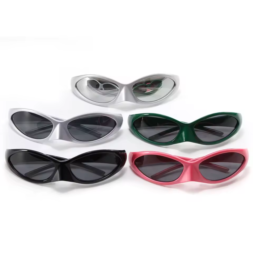 Free shipping and returns