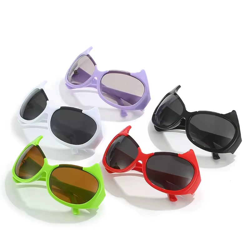 Free shipping and returns