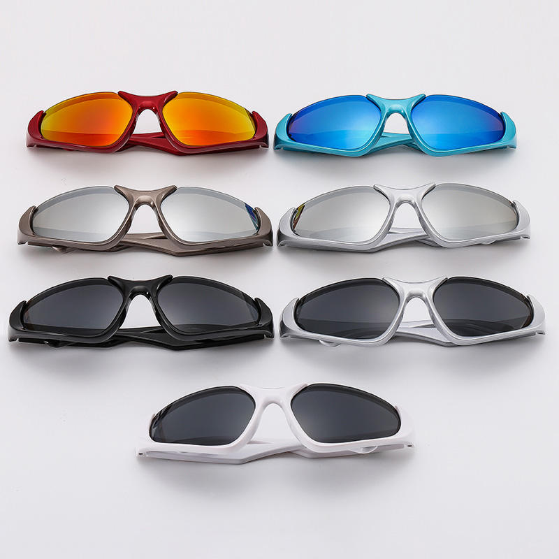 Free shipping and returns