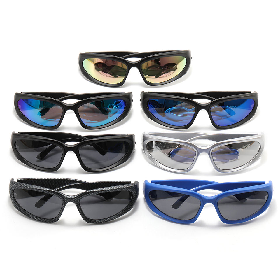 Free shipping and returns